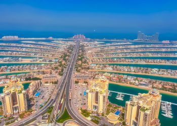 Dubai’s Safe Haven Image Shattered as War Triggers Panic Selling Fears